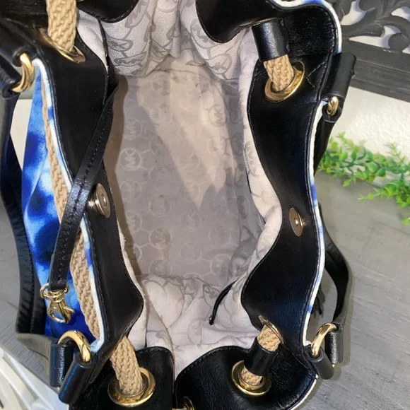 Michael Kors Marina Large Tie Dye Drawstring Bucket Tote - Picture 4 of 8